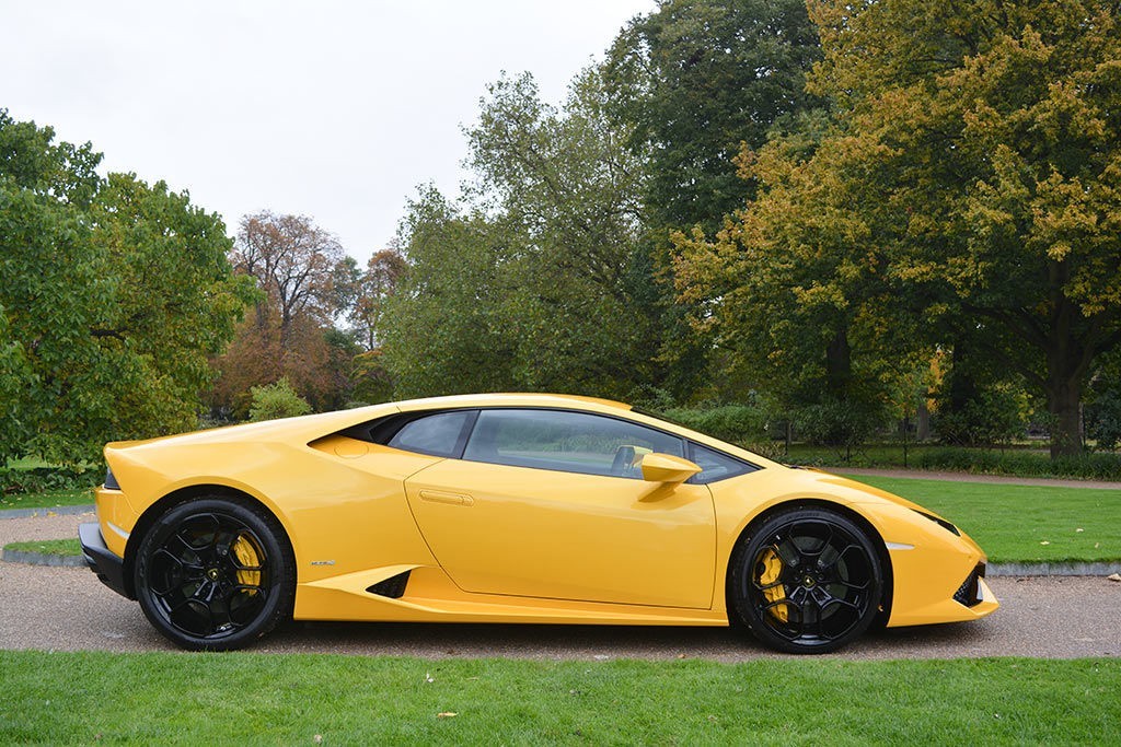 lamborghini-hurracan side view