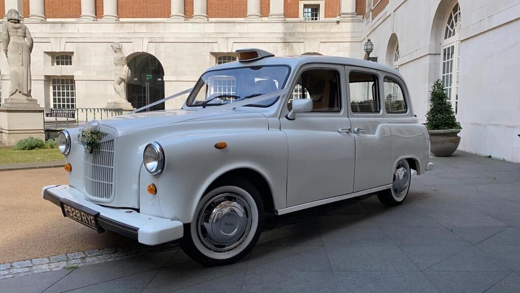 White London taxi hire