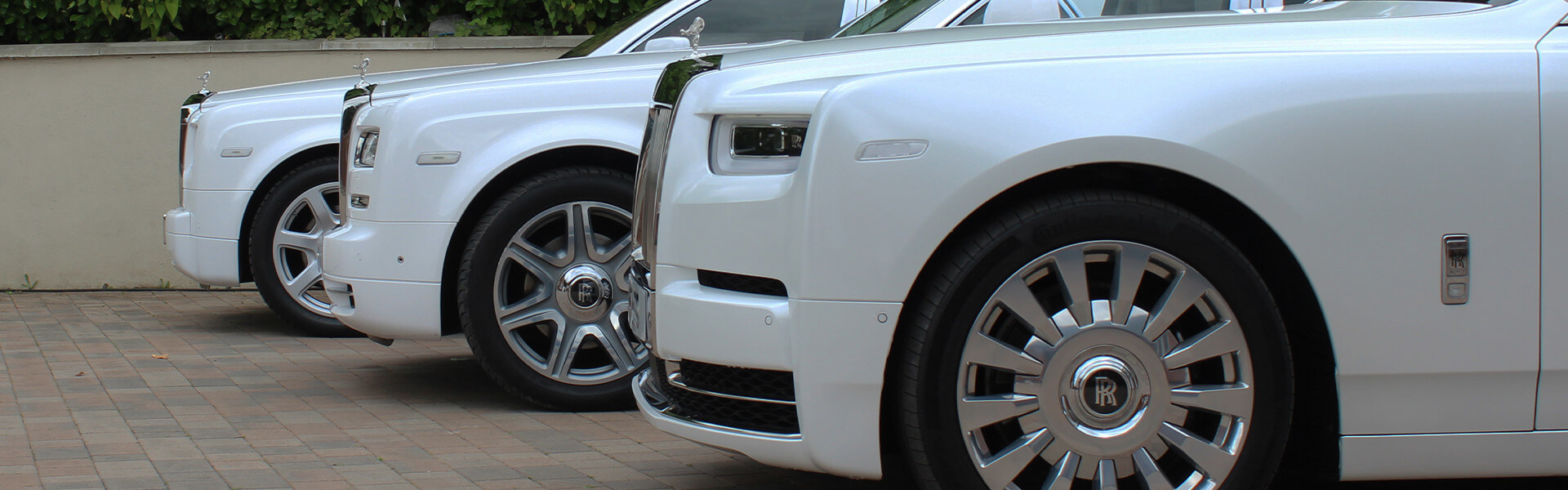 picture of wedding car showroom