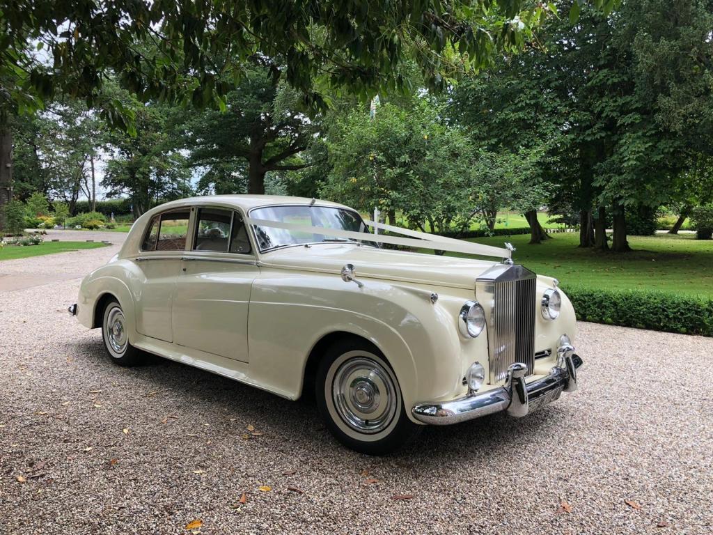 ROLLS ROYCE SILVER CLOUD HIRE