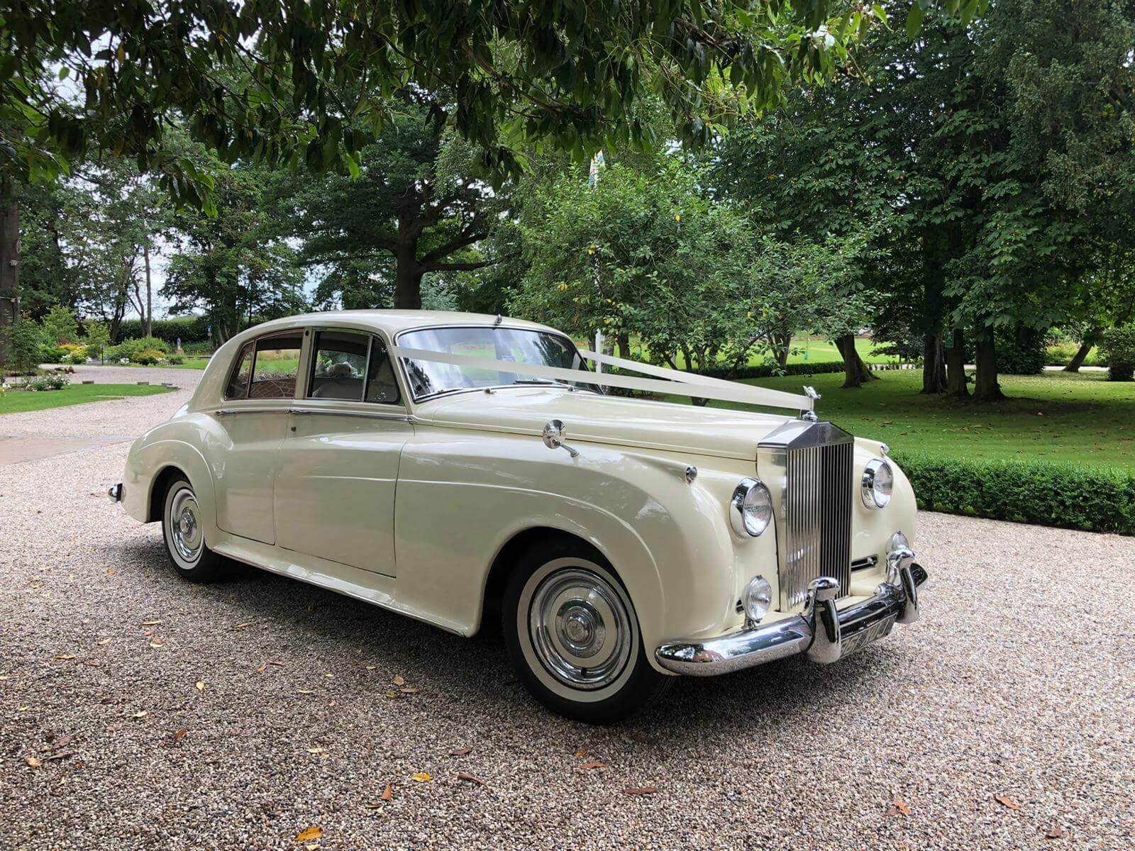 ROLLS ROYCE SILVER CLOUD HIRE