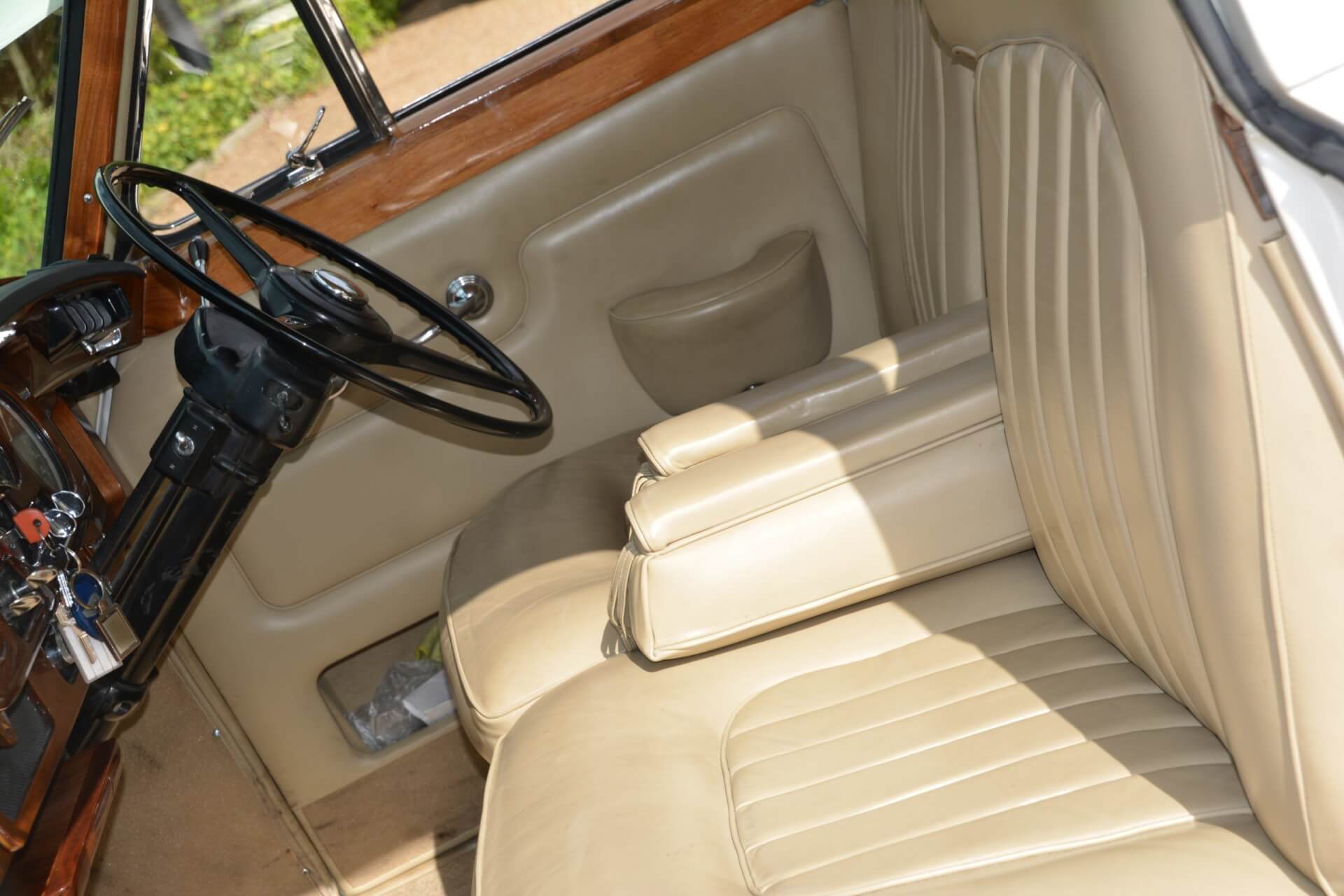 Vintage rolls royce interior 