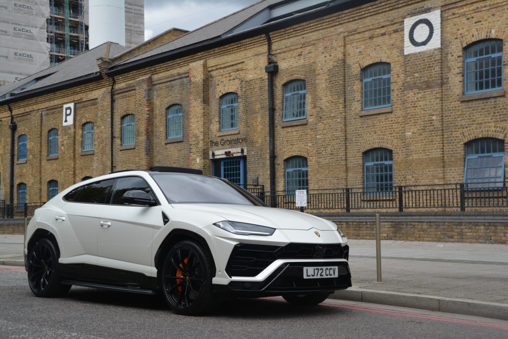 Lamborghini Urus hire