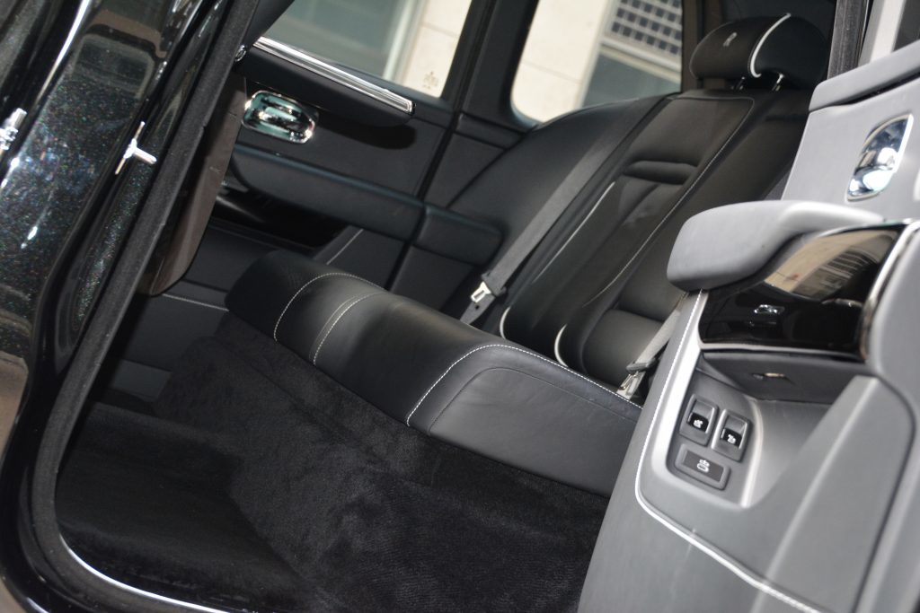 Rolls Royce cullinan interior 