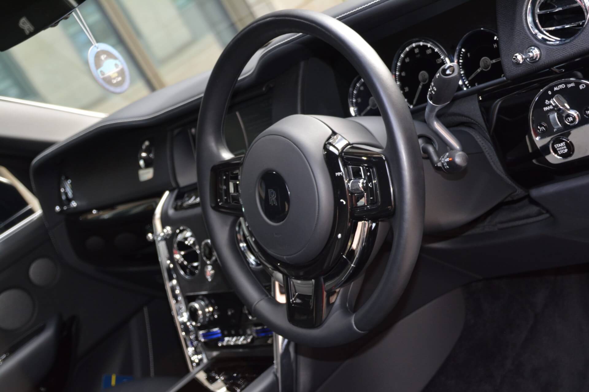 Rolls Royce Cullinan Steering wheel 
