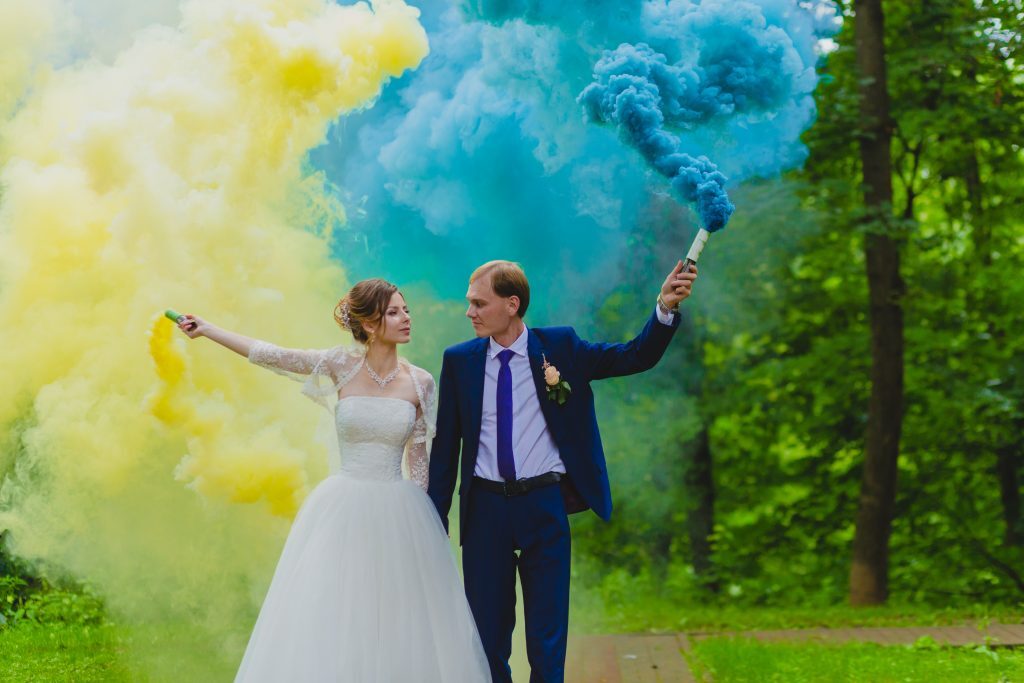 Wedding smoke bombs