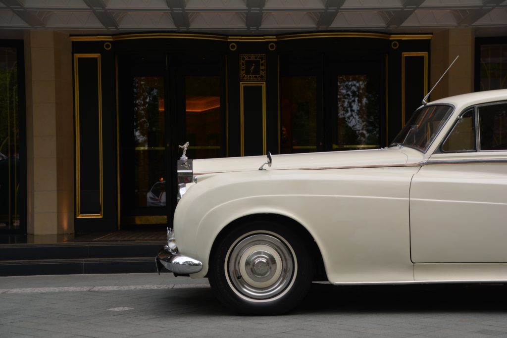 Cream Rolls Royce SIlver cloud hire