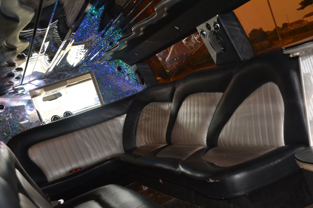 Hummer limo hire Price