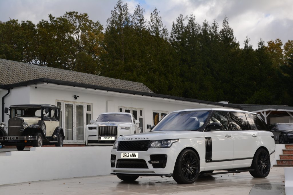 White Range Rover Vogue with chauffeur driver 