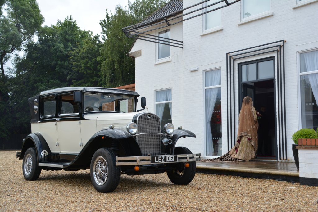 Classic car hire Gants hill