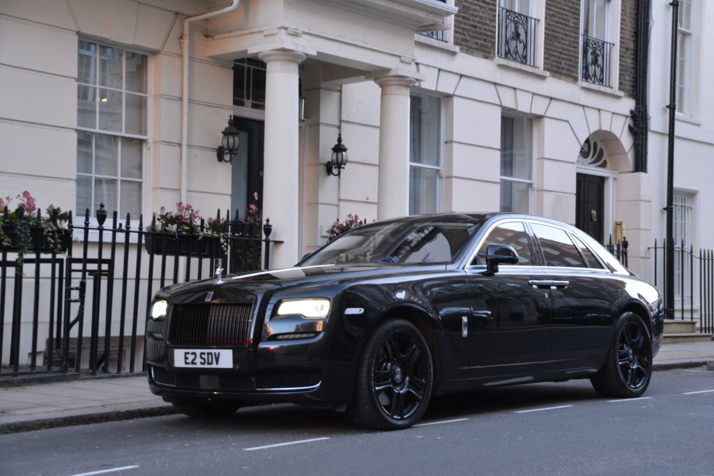 Black Rolls Royce Ghost series 2