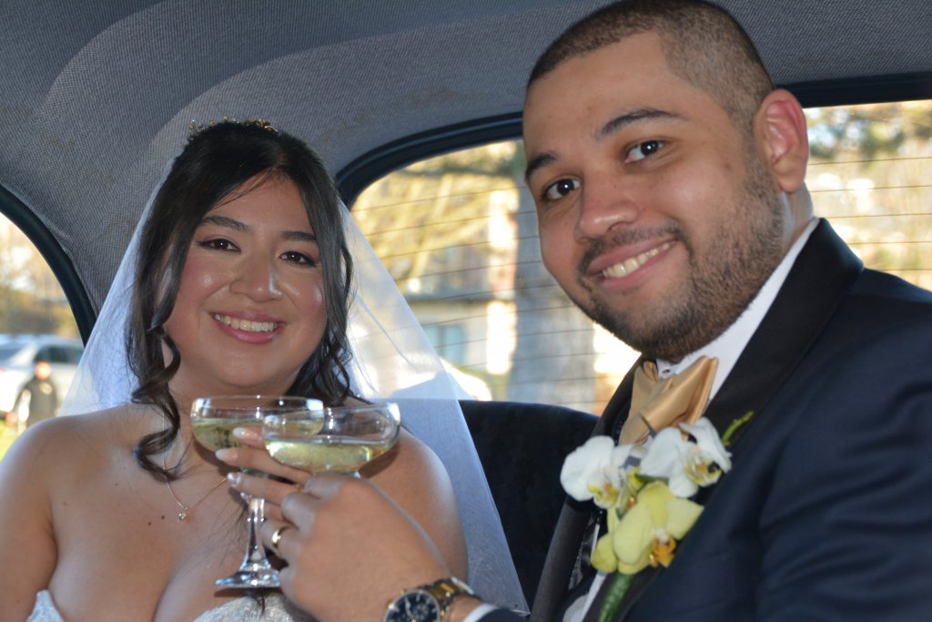 Wedding car taxi Couple