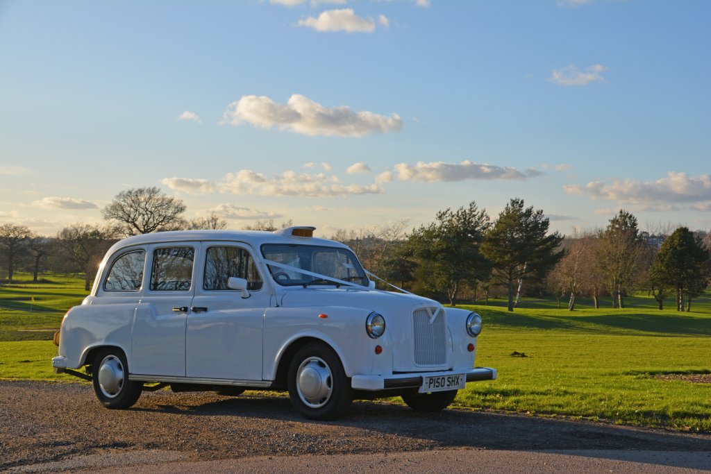 Classic taxi hire Hornchurch