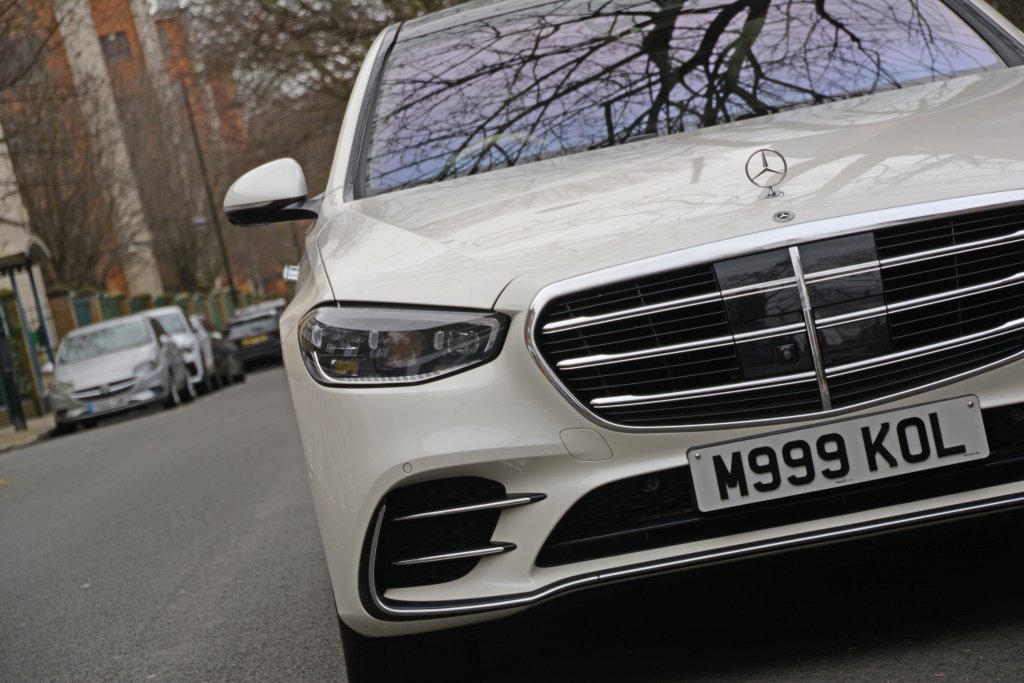 White Mercedes S class heathrow transfer
