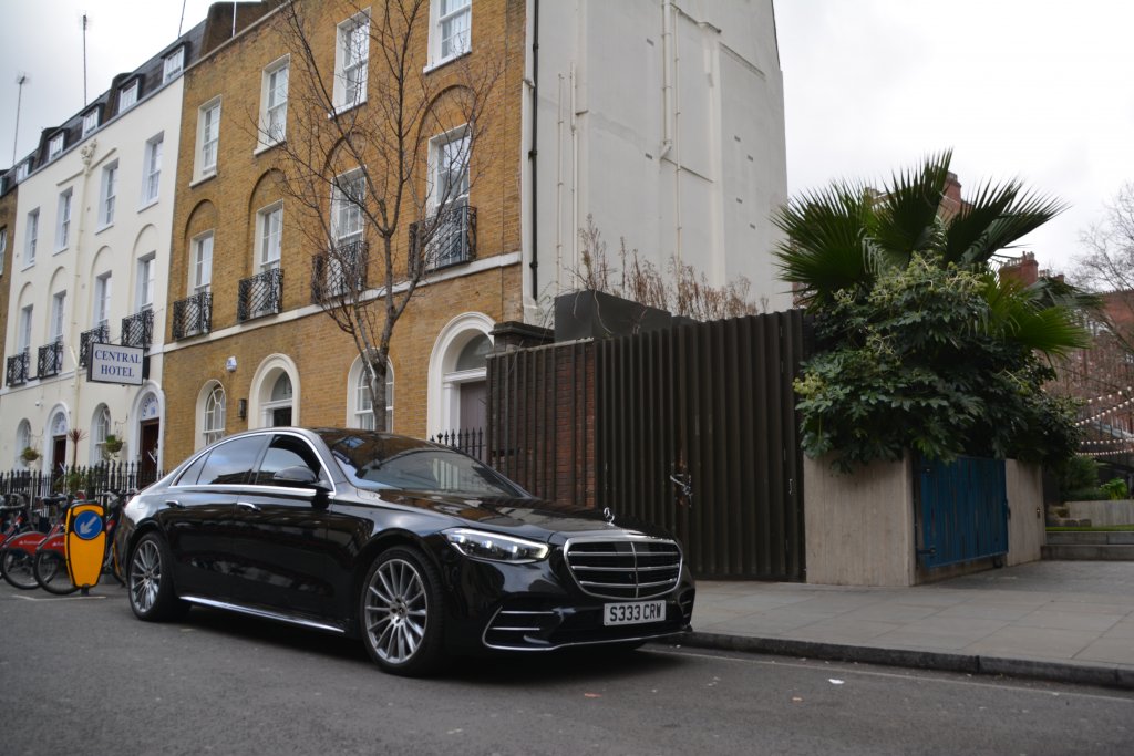 Book a Mercedes S class to Heathrow airport