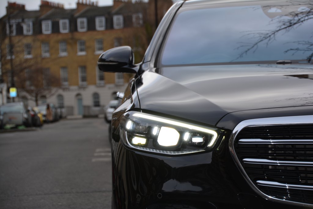 Mercedes hire to airport from London