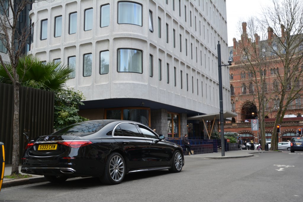 Stansted Luxury Airport Transfers mercedes 