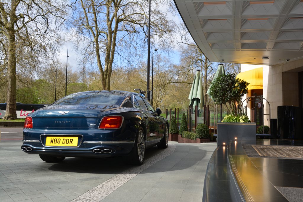 Gatwick Luxury Airport transfers Bentley
