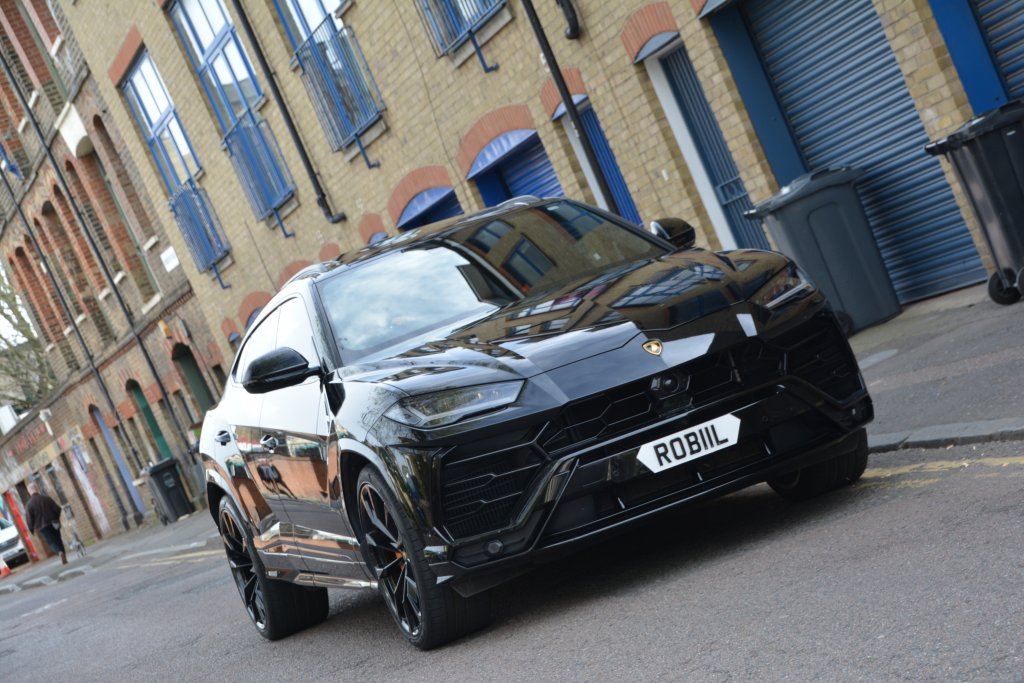 Black Lamborghini Urus hire