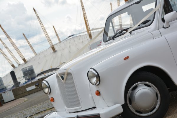 Classic taxi hire Canary Wharf