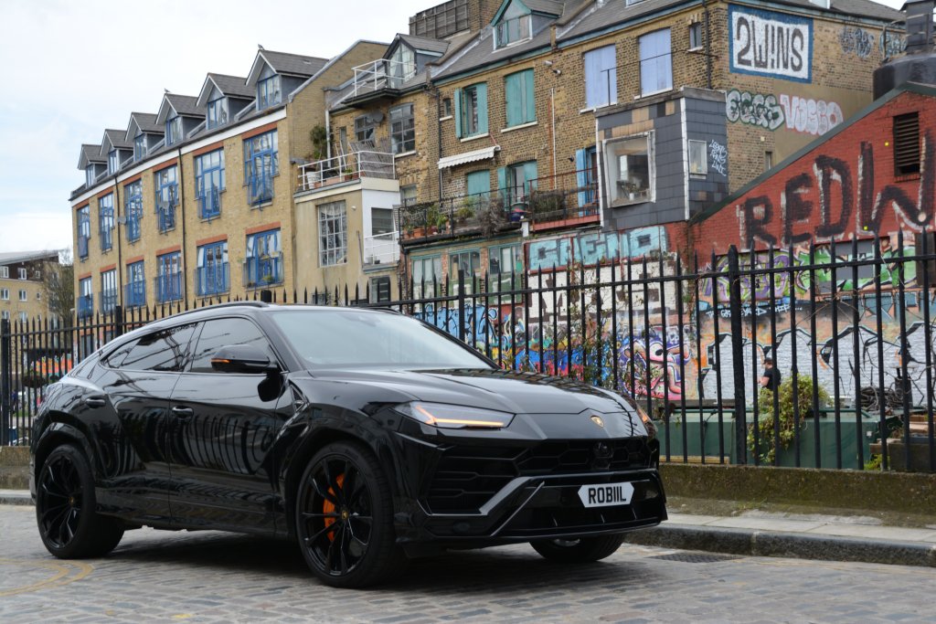 Black Lamborghini Urus Hire London