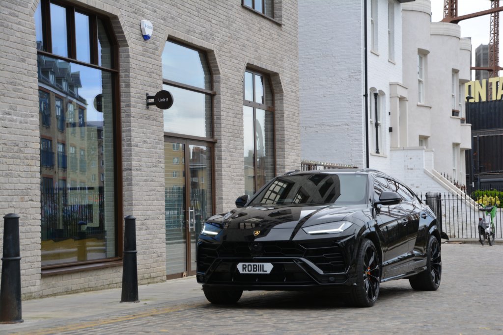 Lamborghini Urus hire London