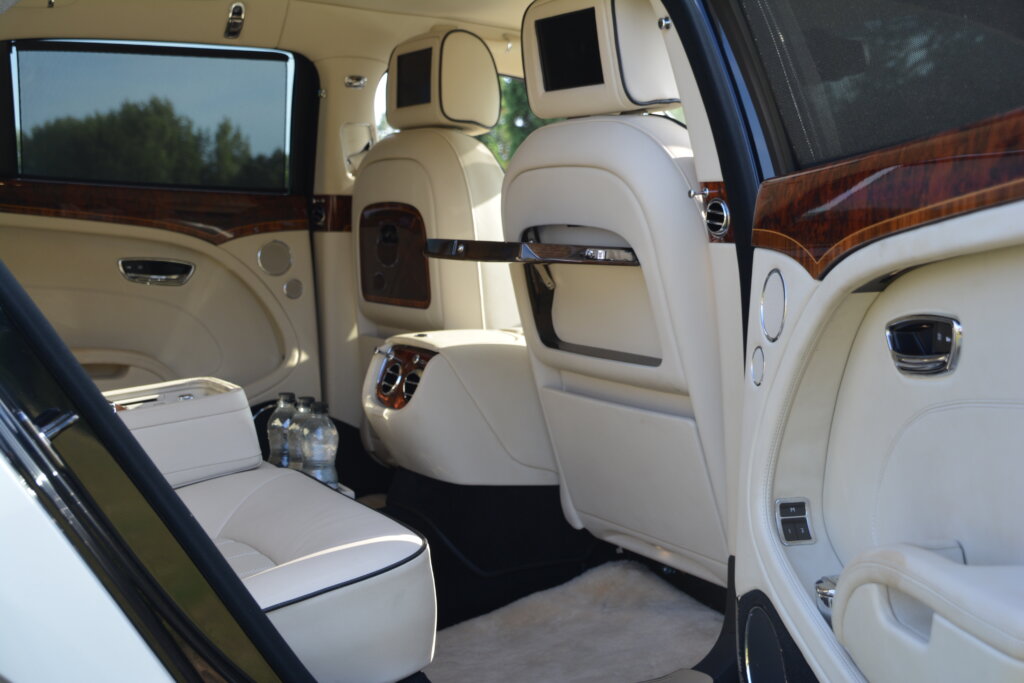 Bentley Mulsanne hire interior