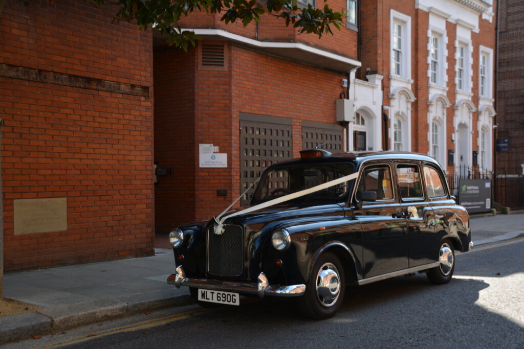 Classic Black taxi Walthamstow hire
