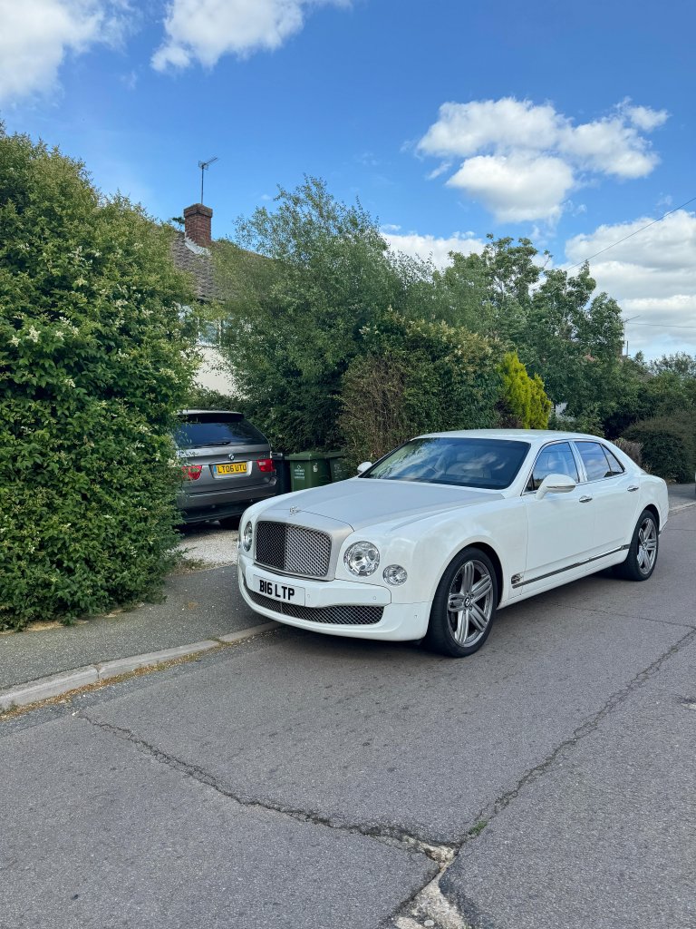 White Bentley Mulsanne hire