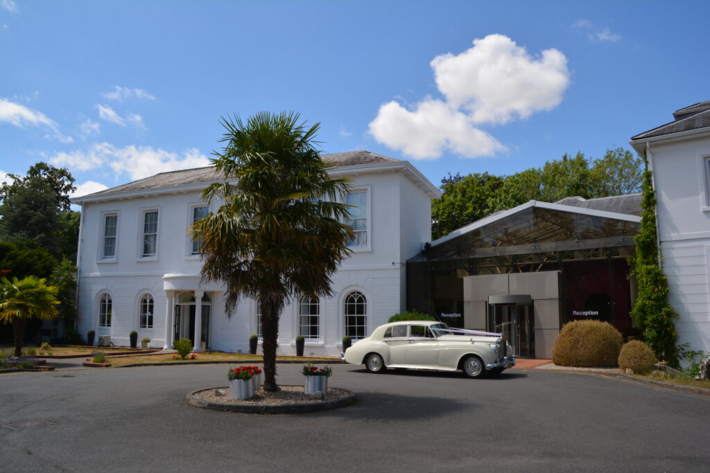 Classic Rolls Royce hire Manor of Groves