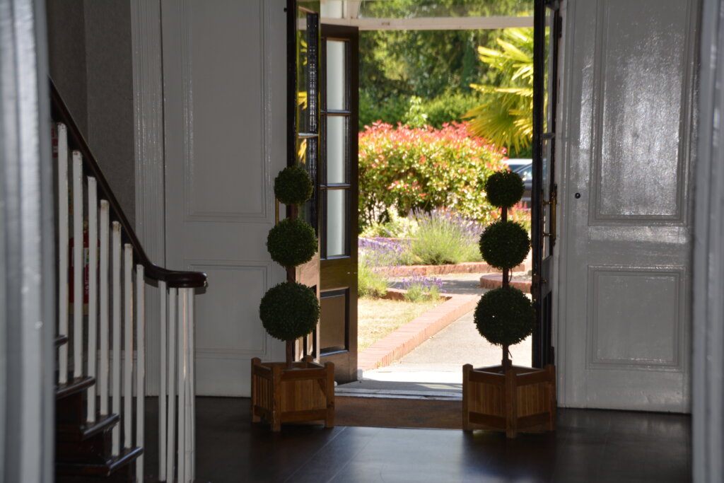 Manor of Groves side entrance 